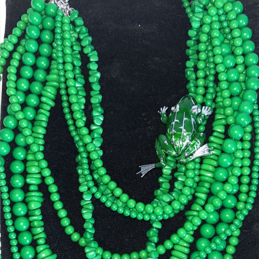 Kelly green beaded layered neck